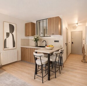 Apartment, City View | Living area - 1527 Bargue (Paris)
