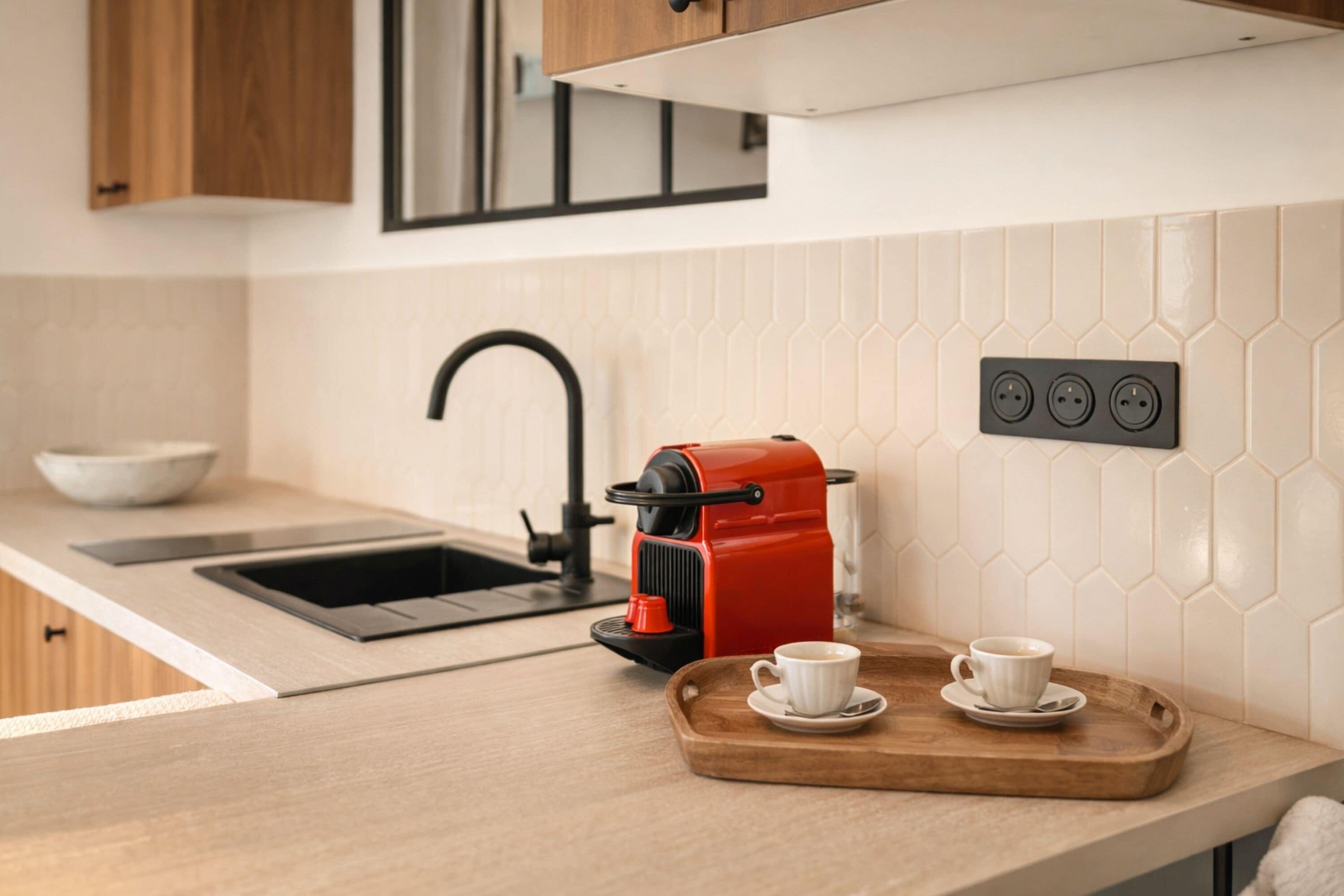 Appartement, uitzicht op de stad | Privékeuken | Een espressoapparaat, een koffiezetapparaat/waterkoker, een kinderstoel