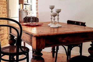 Dining - Thomais House – Spacious Family Home with Private Garden Near Corfu Old Town & Beach (Κέρκυρα)