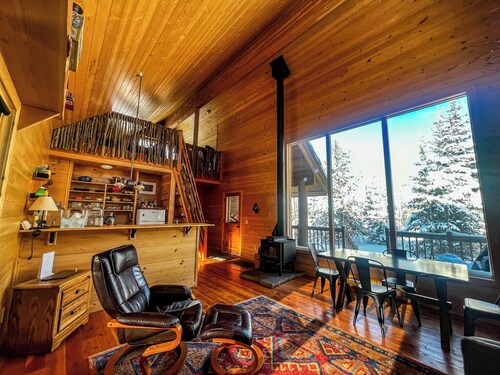 Steps from Glacier Adventures -- Tranquil Polebridge Cabin