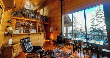 Steps from Glacier Adventures -- Tranquil Polebridge Cabin