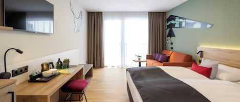 房內夾萬、書桌、遮光窗簾/窗簾、隔音