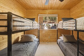 4 makuuhuonetta, Wi-Fi, vuodevaatteet