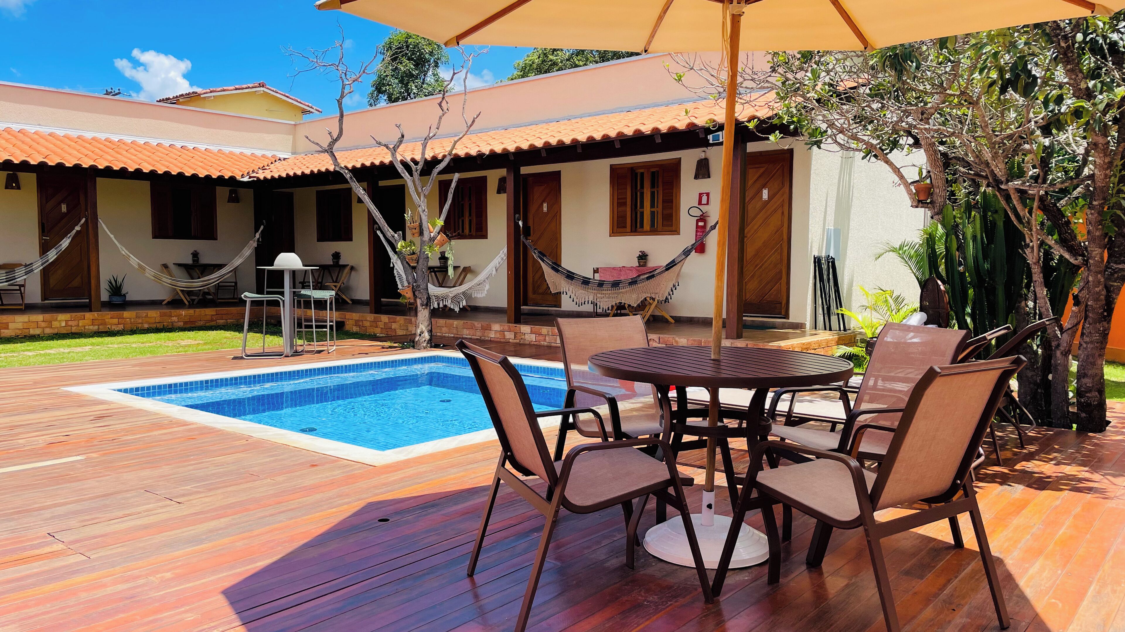 Hồ bơi ngoài trời, mở cửa từ 10:00 đến 21:30, dù/ô trên bãi biển/hồ bơi 