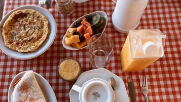Comfort Double Room, Lanai, Pool View | Breakfast meal