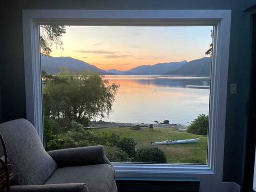 Waterfront Vacation Home -only for longer term stays(please contact for details)