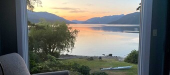 Waterfront Vacation Home -only for longer term stays(please contact for details)