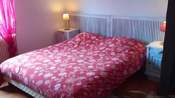 4 chambres, fer et planche Ă repasser, Wi-Fi, draps fournis