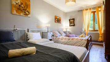 4 slaapkamers, een strijkplank/strijkijzer, wifi, beddengoed