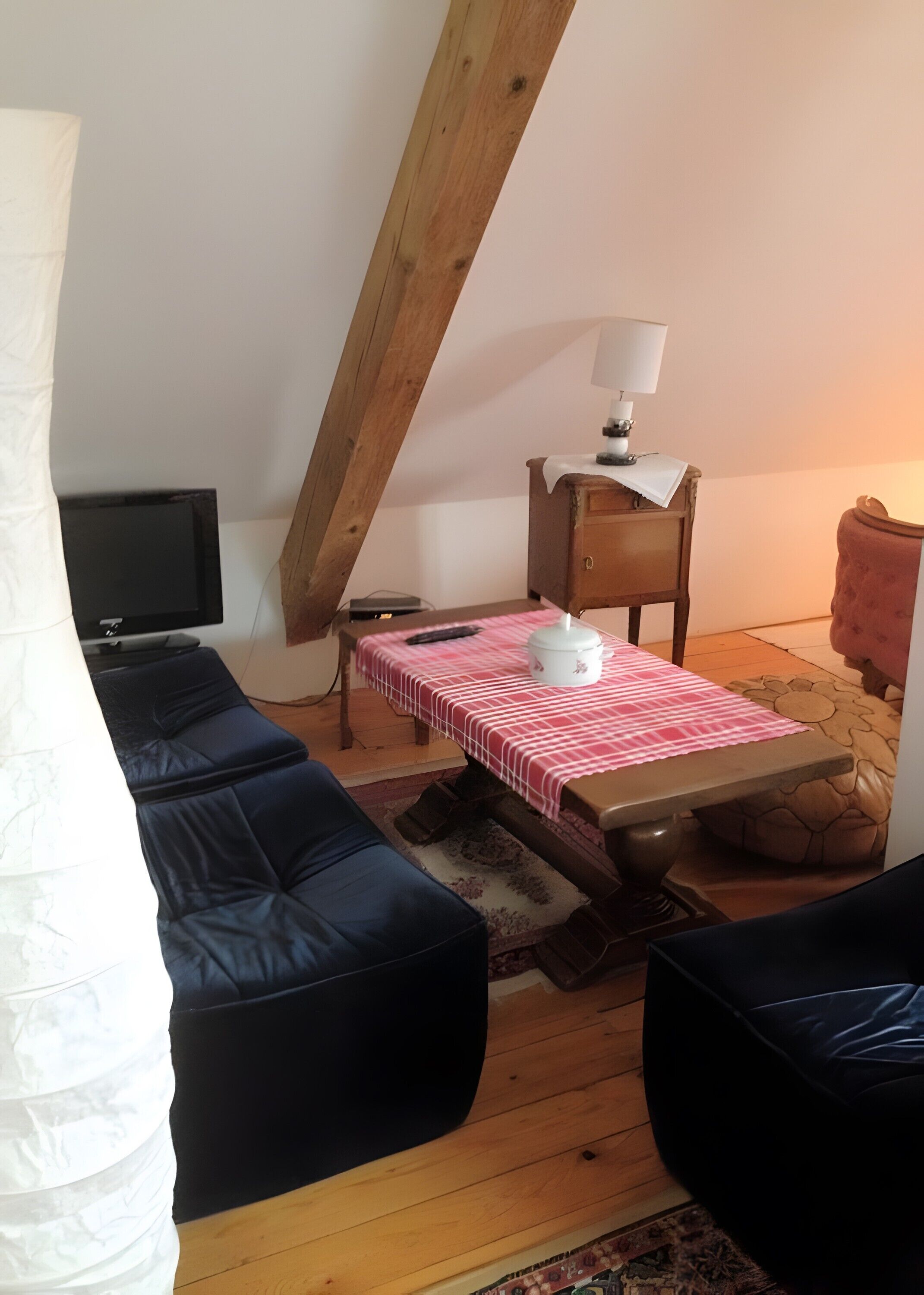 TV, fireplace, stereo