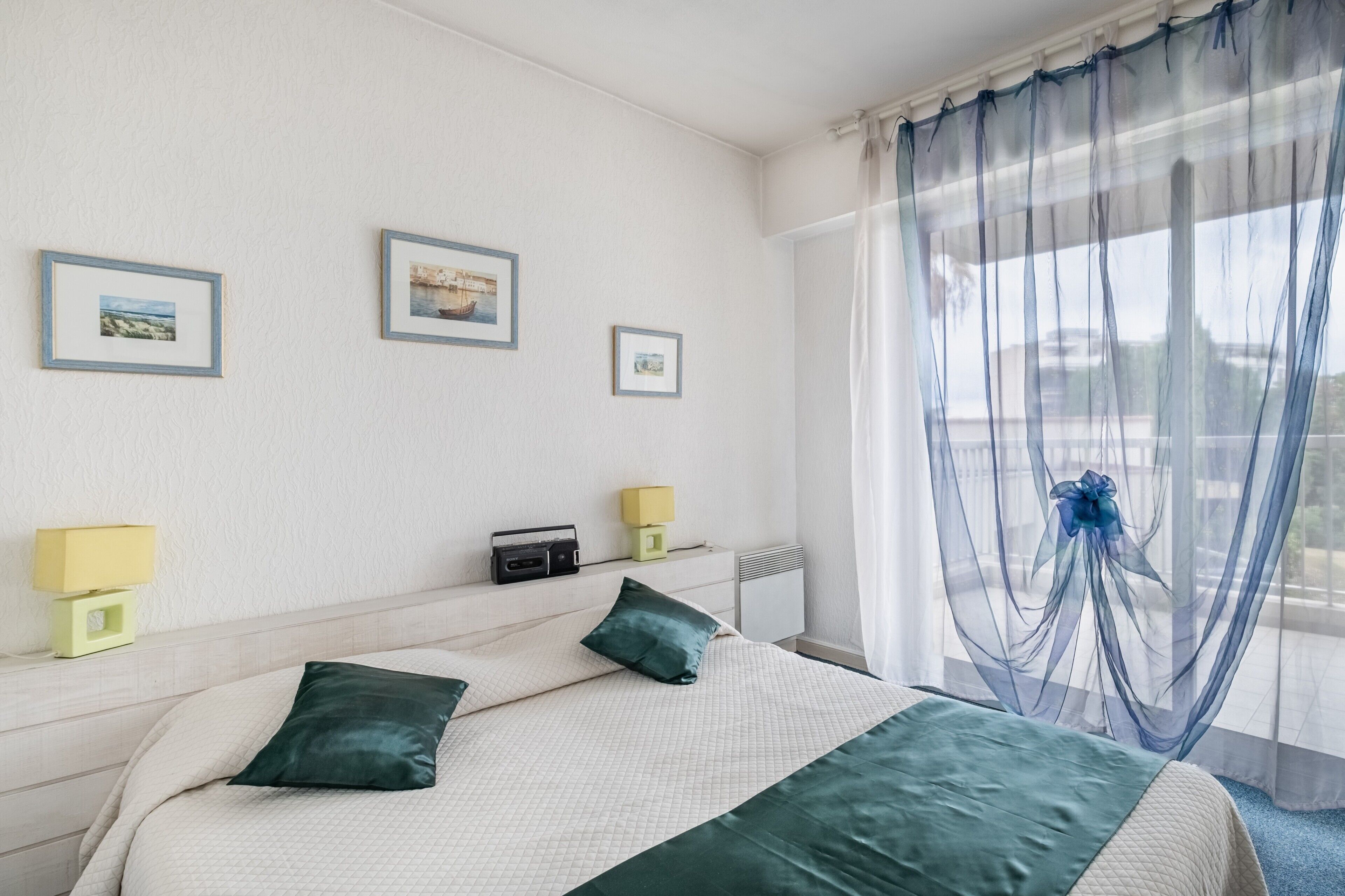 1 chambre, fer et planche à repasser, Wi-Fi, draps fournis