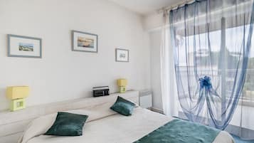 1 chambre, fer et planche Ă repasser, Wi-Fi, draps fournis