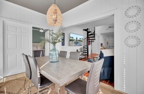 Dining - Award-Winning Resort Amenities | Links Clubhouse 16 (Isle Of Palms)