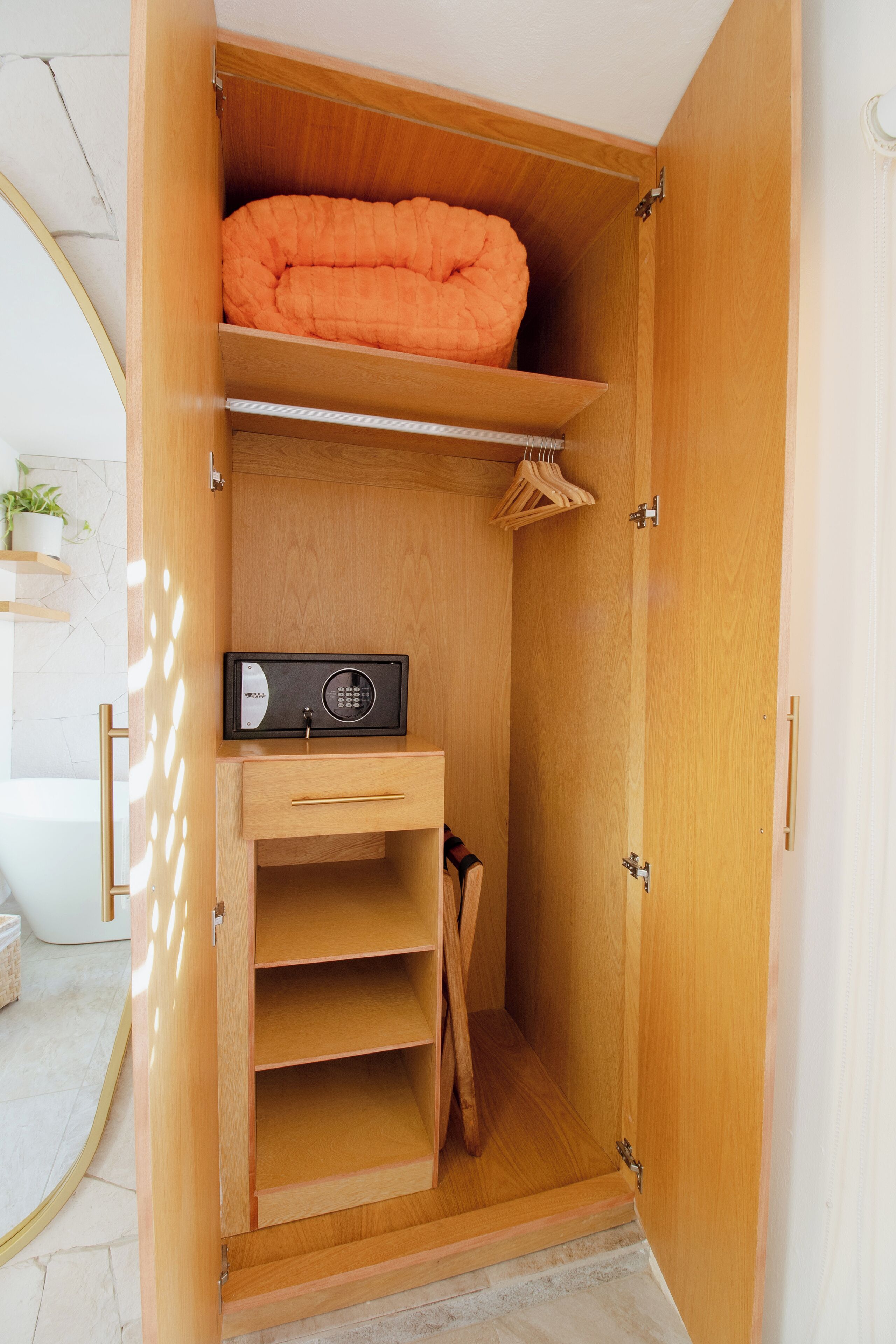 Quarto luxo, banheira | Parte interna