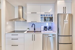 Unclassified image, 4 of 21, button - Elegant 1BR Retreat w/ King Bed & Balcony (Dorado)