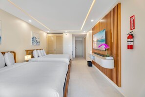 1 bedroom, in-room safe, iron/ironing board, travel cot - Cozy Dorado Retreat w/ 1BR & Two Queen Beds (Dorado)