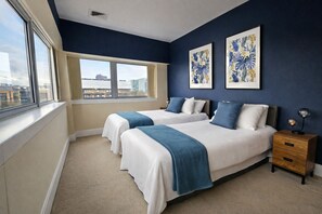 2 bedrooms, iron/ironing board, Internet, bed sheets - 2 Bed Apartment | Contractors | Prime Central MK| Parking | Sleeps5 (Milton Keynes)