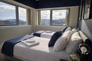 2 chambres, fer et planche à repasser, accès Internet, draps fournis