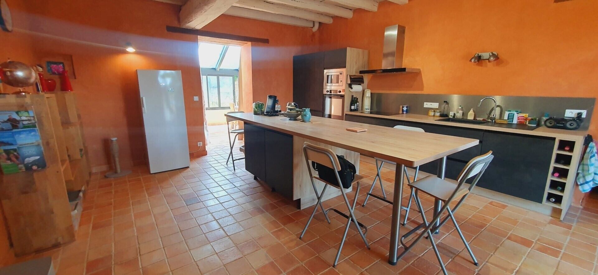 Kylskåp, mikrovågsugn, ugn och spishäll