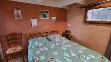 2 soverom, strykejern/-brett, wi-fi og sengetøy