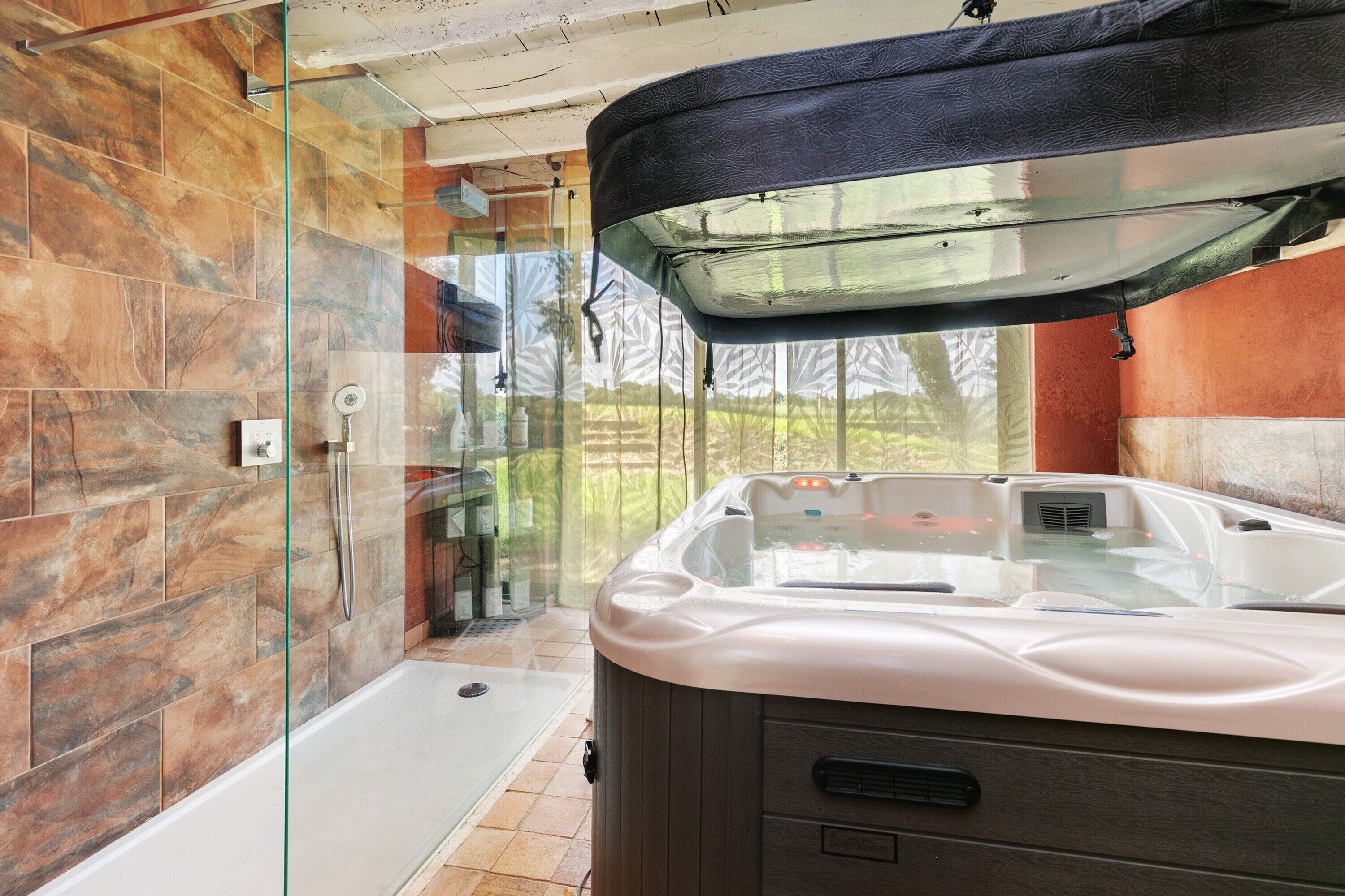Douche, serviettes fournies