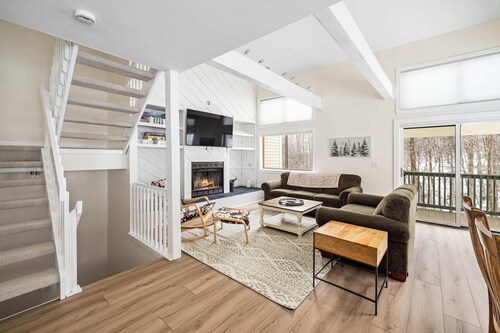 Renovated Trailside Family Getaway on Okemo