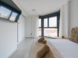 3 bedrooms, iron/ironing board, free WiFi, bed sheets - Boulevard Getaway III (Las Palmas de Gran Canaria)