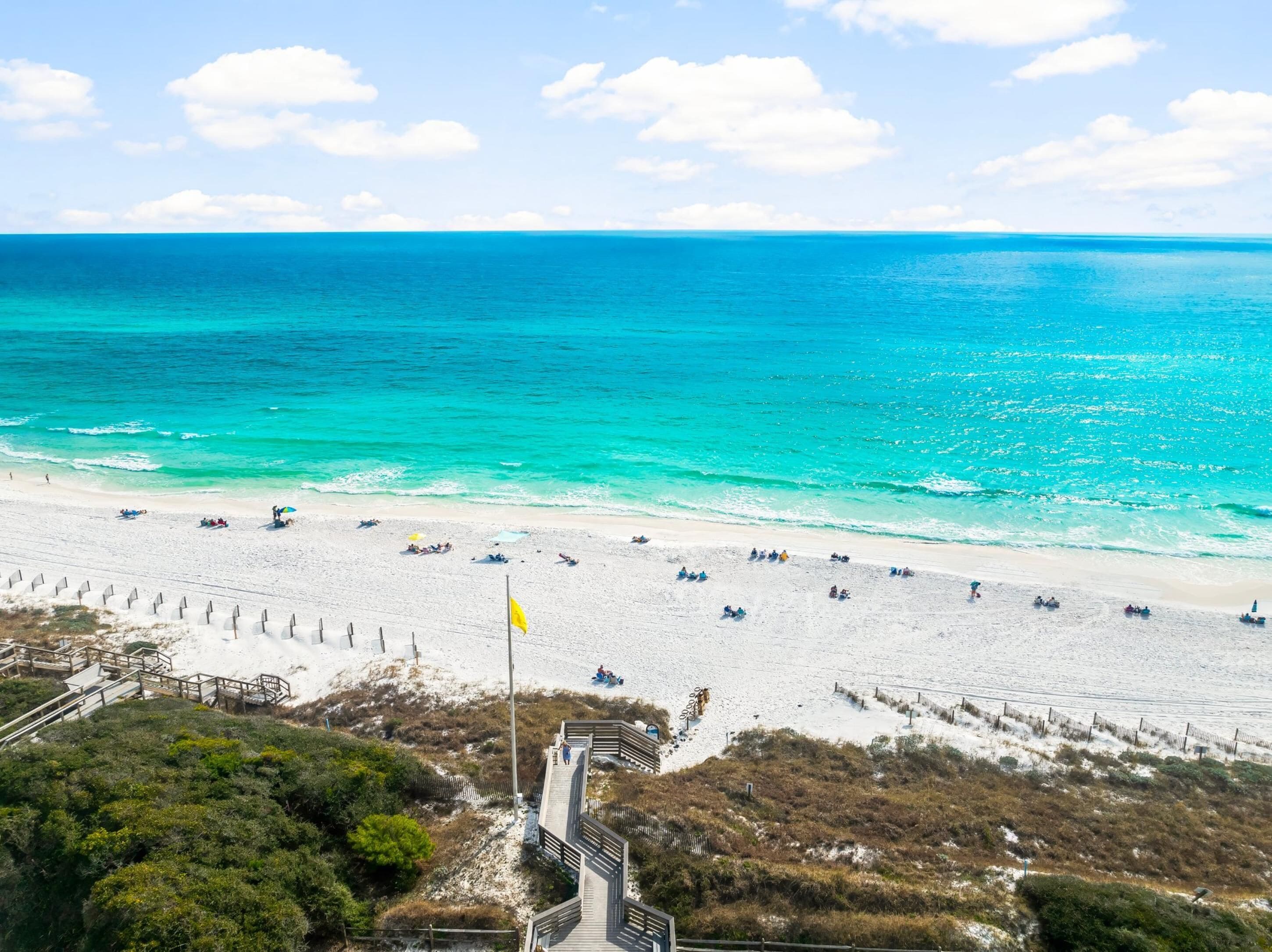 Am Strand, weißer Sandstrand