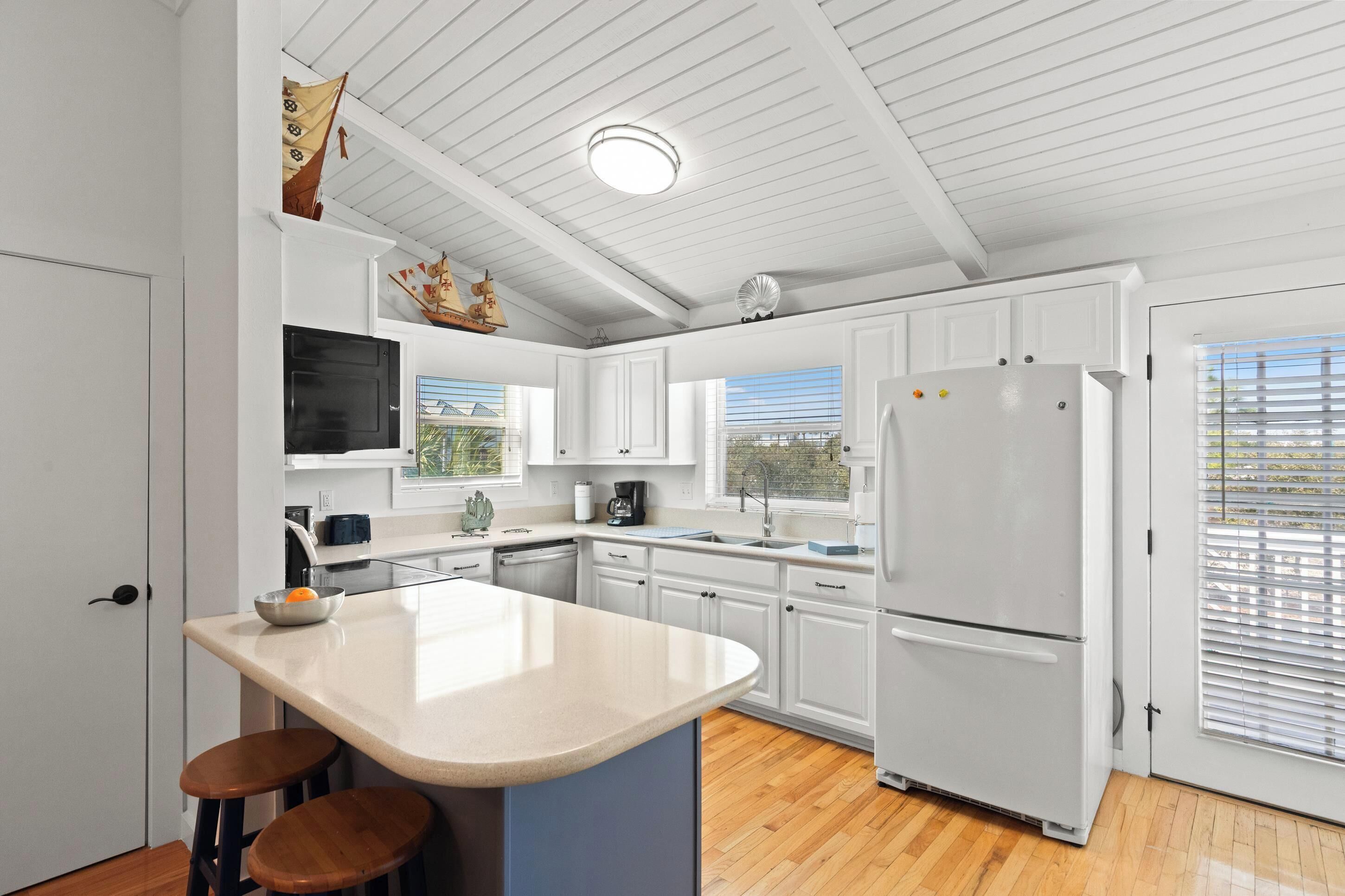 Townhome, Resort View | Private kitchen | Full-size fridge, microwave, oven, stovetop