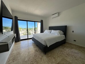 Family Penthouse | Memory-foam beds, laptop workspace, blackout curtains - Arena Apartahotel (Punta Cana)