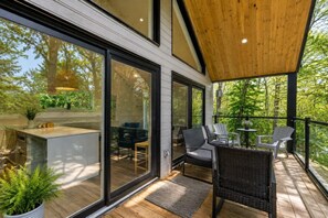 Outdoor dining - NatureX | Spa | Rivière | Dogfriendly (Matawinie Regional County Municipality)