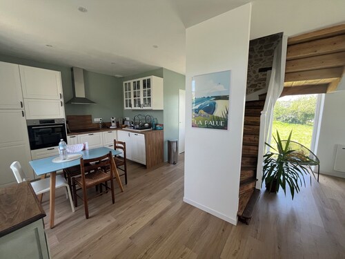 Crozon-Morgat: Renovated family home for 6-8 people 5 minutes from the beach