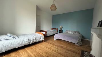 3 bedrooms, free WiFi, bed sheets