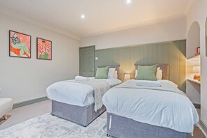 Bügeleisen/Bügelbrett, WLAN, Bettwäsche