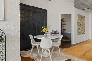Dining - Charming Retreat in Trendy NoLibs - 2 Beds/2 Baths (Philadelphia)