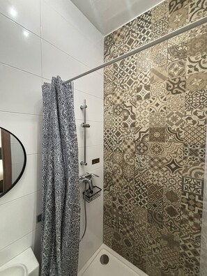 Hair dryer, towels, soap, toilet paper - Charming apartment in beautiful Il-Fgura (Il-Fgura)