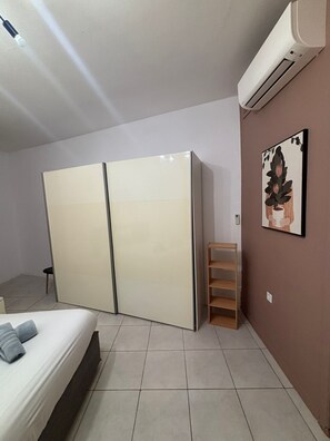 1 bedroom, iron/ironing board, WiFi, bed sheets - Charming apartment in beautiful Il-Fgura (Il-Fgura)