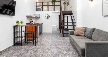 Elokut Apartments by Stay with Bear