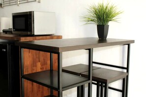 Apartment | In-room dining - Elokut Apartments by Stay with Bear (San Juan)