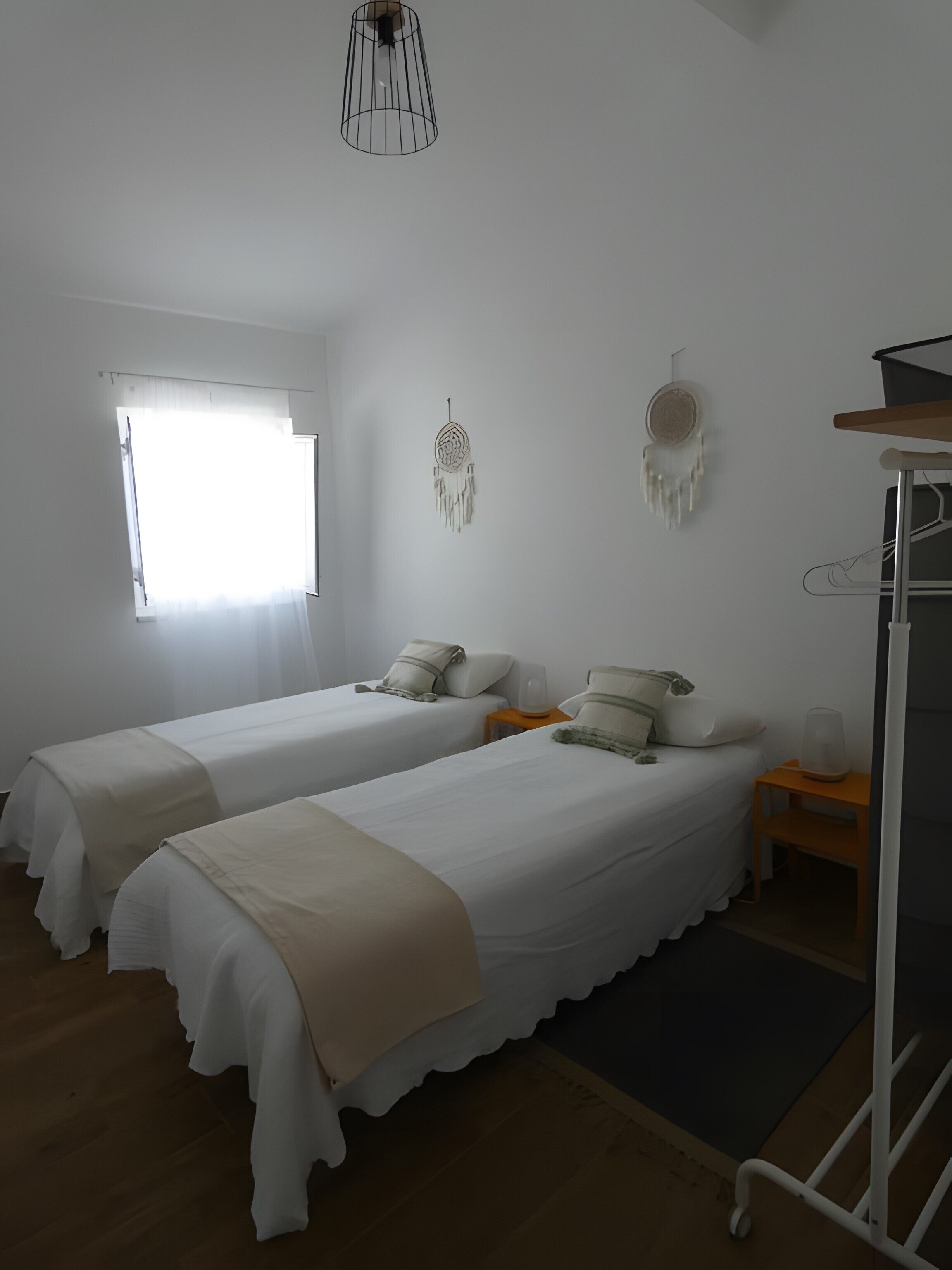 2 間睡房、Wi-Fi、床單、方便輪椅出入