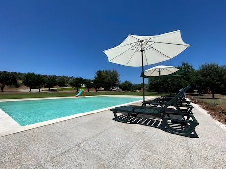Pool. Tiny Home Casa do João with Shared Pool, Wi-Fi and Air Conditioning