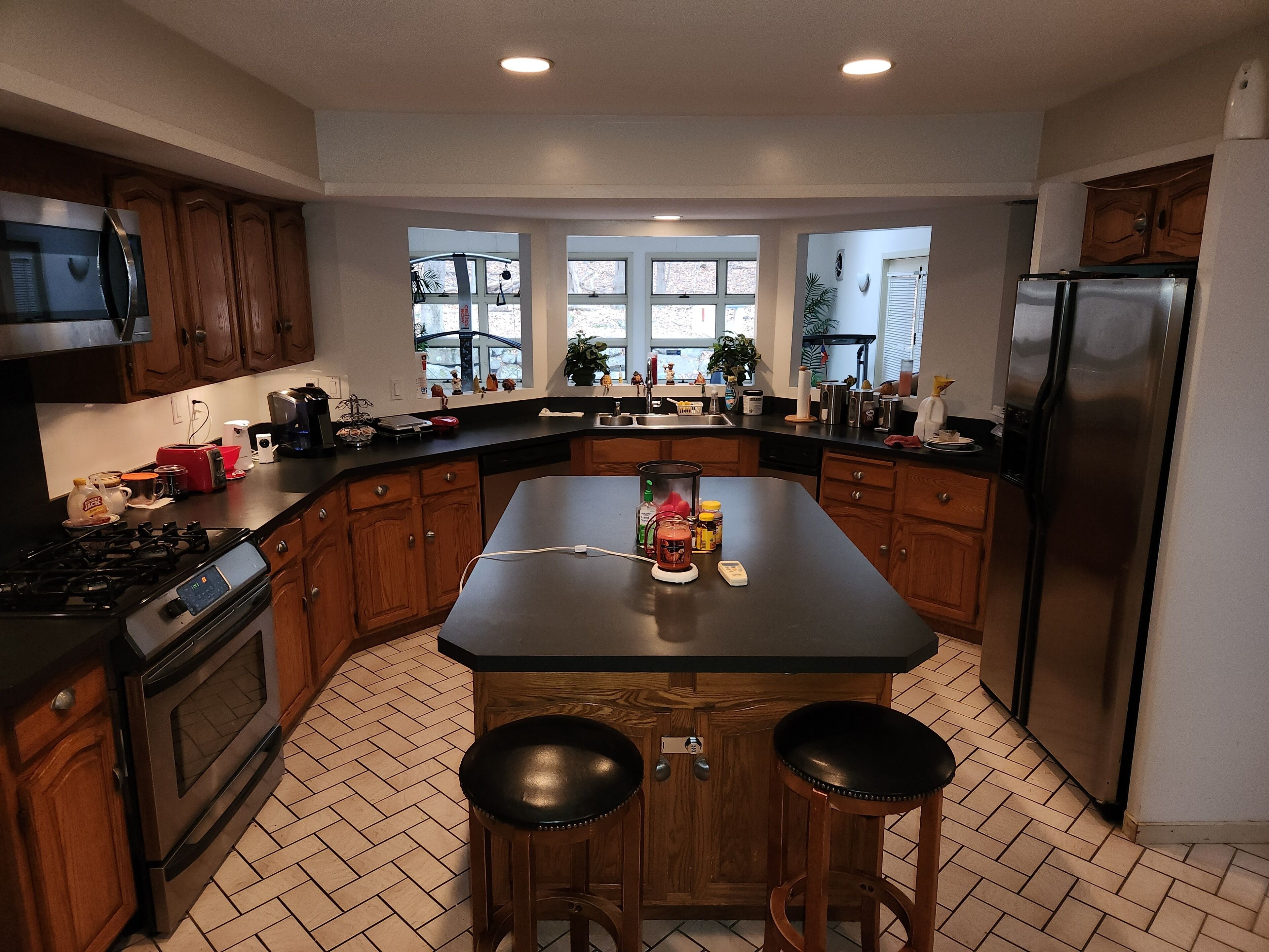 Kühlschrank, Mikrowelle, Ofen, Herdplatte