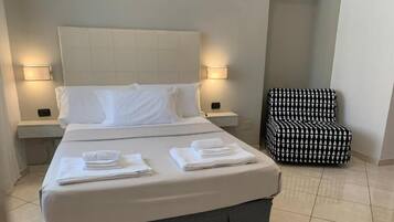 Laptop workspace, soundproofing, iron/ironing board, free WiFi