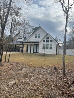 Exterior - Cozy 3 bed 3 bath home with 2 living areas at Lake Sam Rayburn-water access (Brookeland)