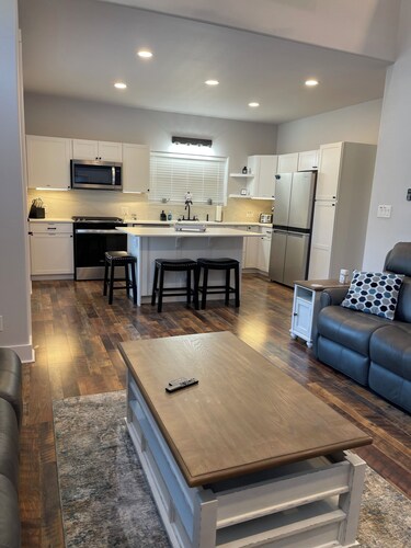 Cozy 3 bed 3 bath home with 2 living areas at Lake Sam Rayburn-water access