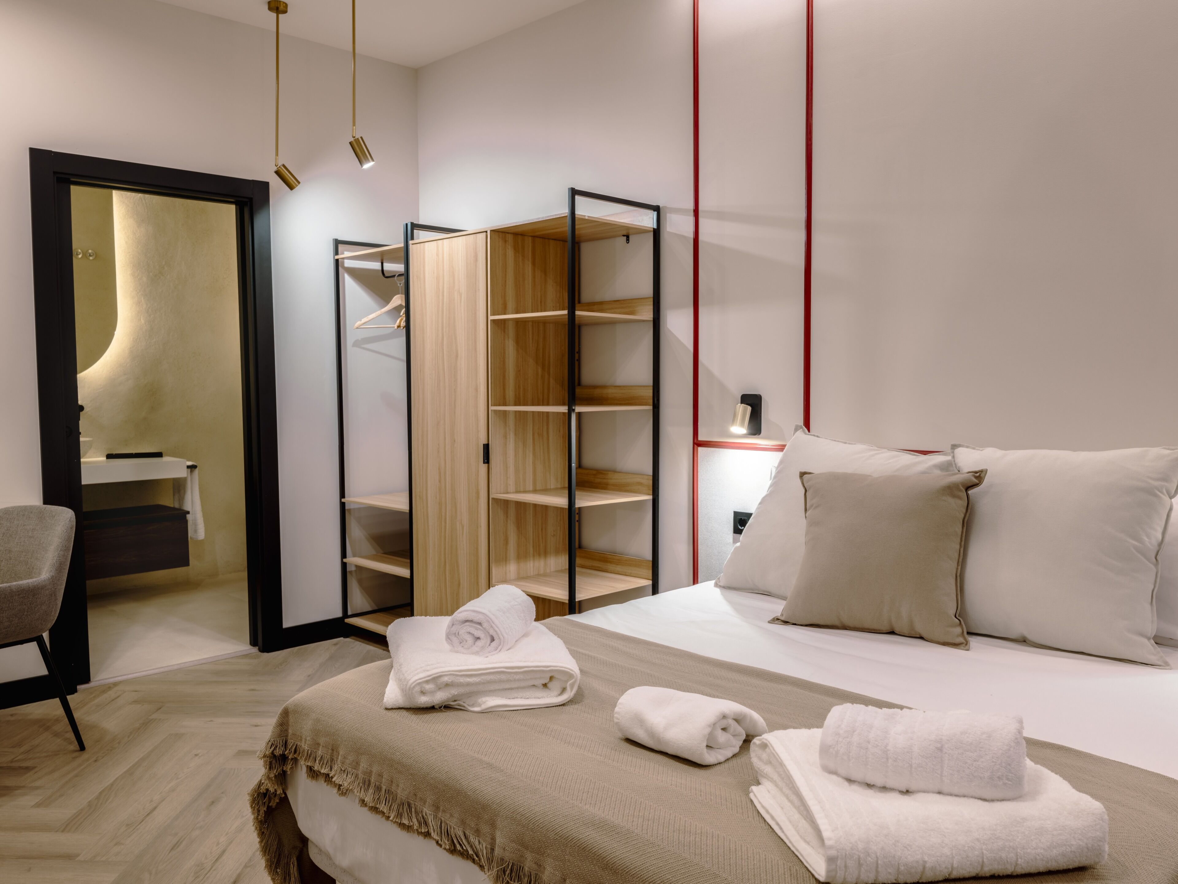 Tabla de planchar con plancha, cuna de viaje y wifi gratis 