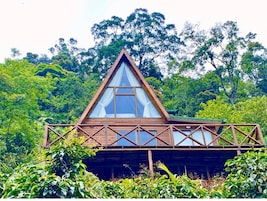 Espacio para trabajar con laptop y wifi gratis