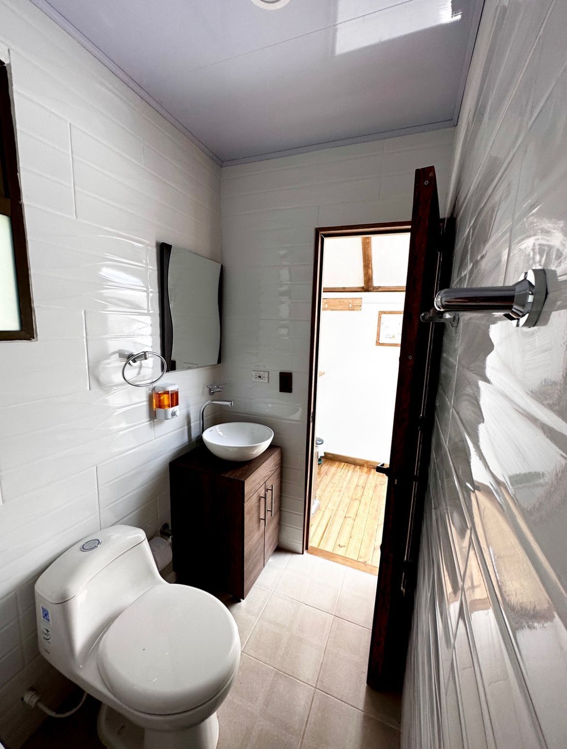 Baita Luxury, balcone, vista montagna | Bagno | Doccia, asciugamani, sapone, carta igienica