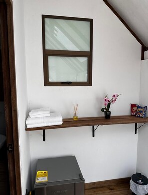 Laptop workspace, free WiFi - Descubre tu regalo (La Vega)