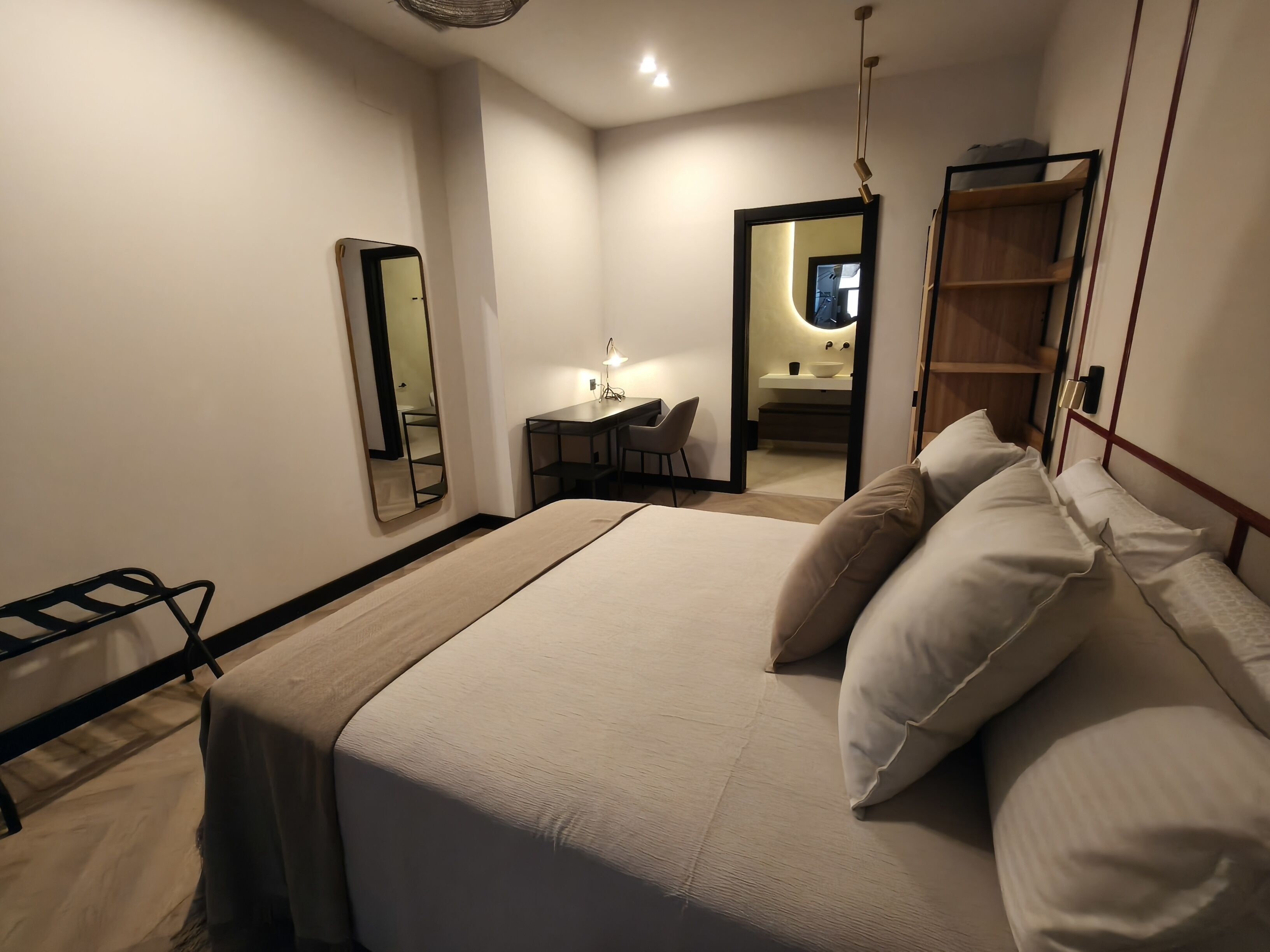 Iron/ironing board, travel cot, WiFi, bed sheets